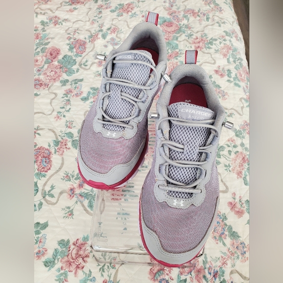 Under Armour Charged Assert womens leather sneakers size 8 1/2 FREE SHIPPING - Picture 2 of 11